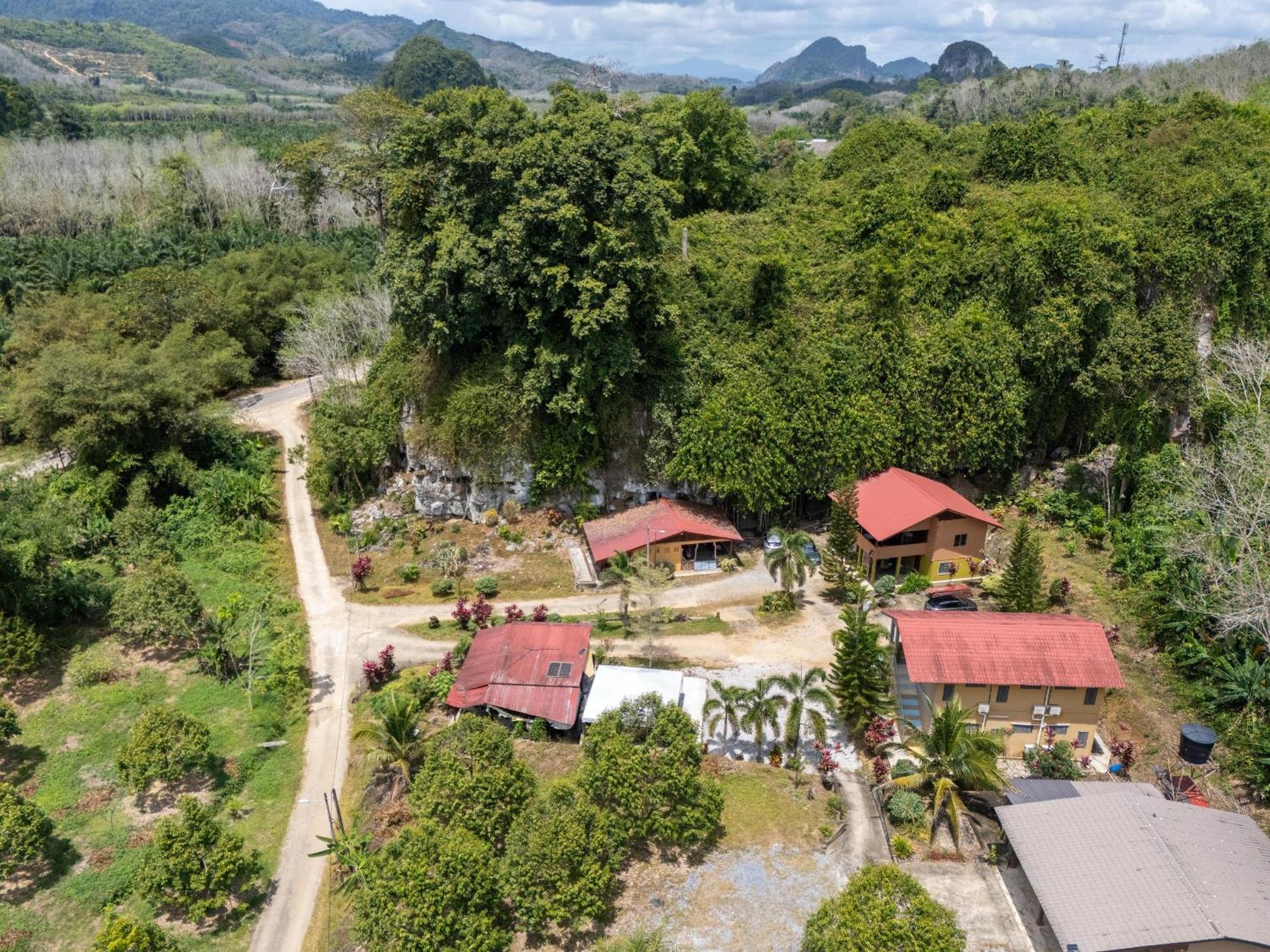 Country House Pulai Holiday Village Gua Musang Dış mekan fotoğraf